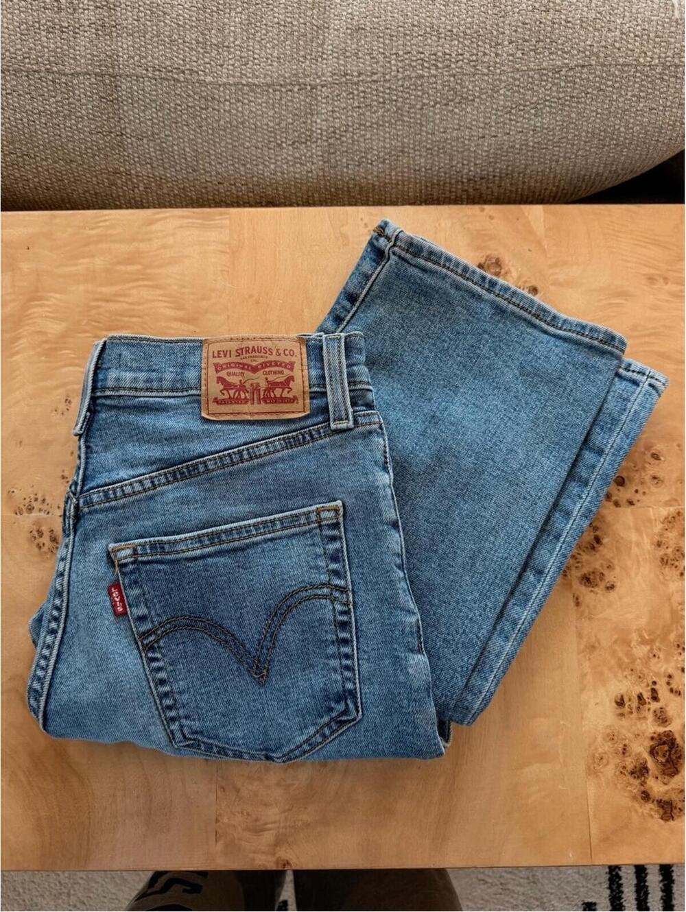 Levi's Women's Ribcage Straight Jeans